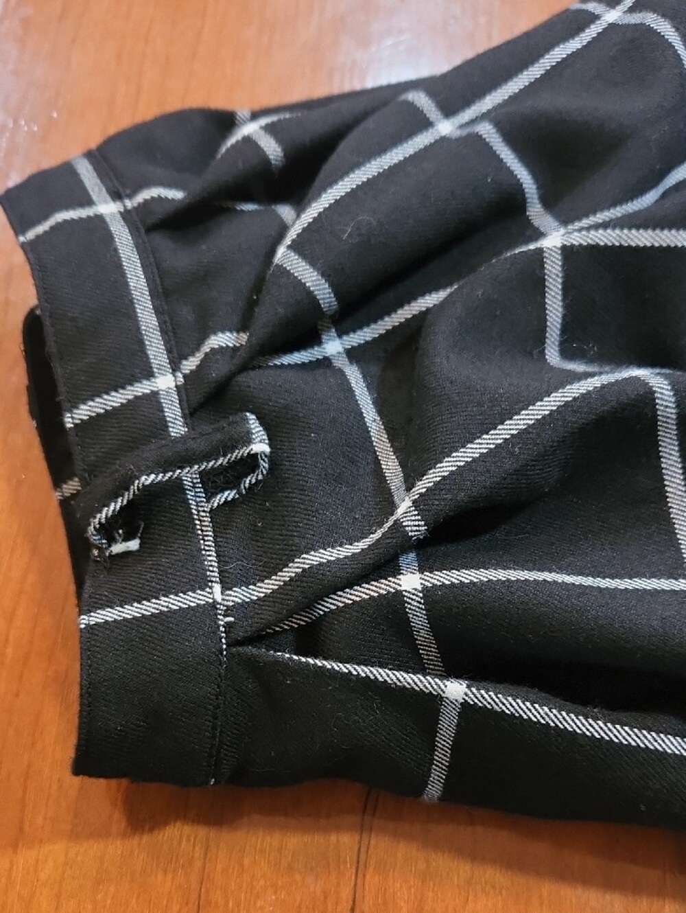 Hot Topic Black Windowpane Pleated Skater Skirt - Picture 3 of 3